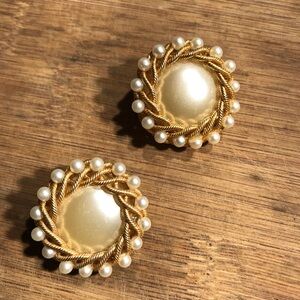 Vintage Pair of Clip-On Earrings